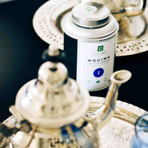 Préparation traditionnelle du thé à la menthe marocain – héritage de Mouima